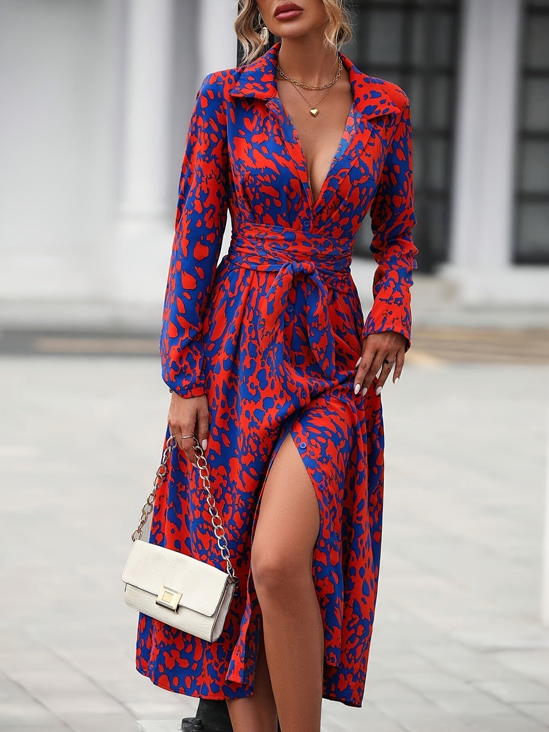 Virella – Elegant Button Dress with Long Sleeves and Allover Print