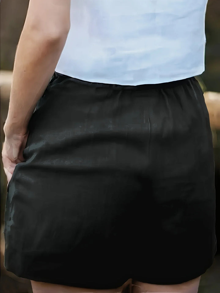 Naomi - Casual Summer Shorts With Pocket