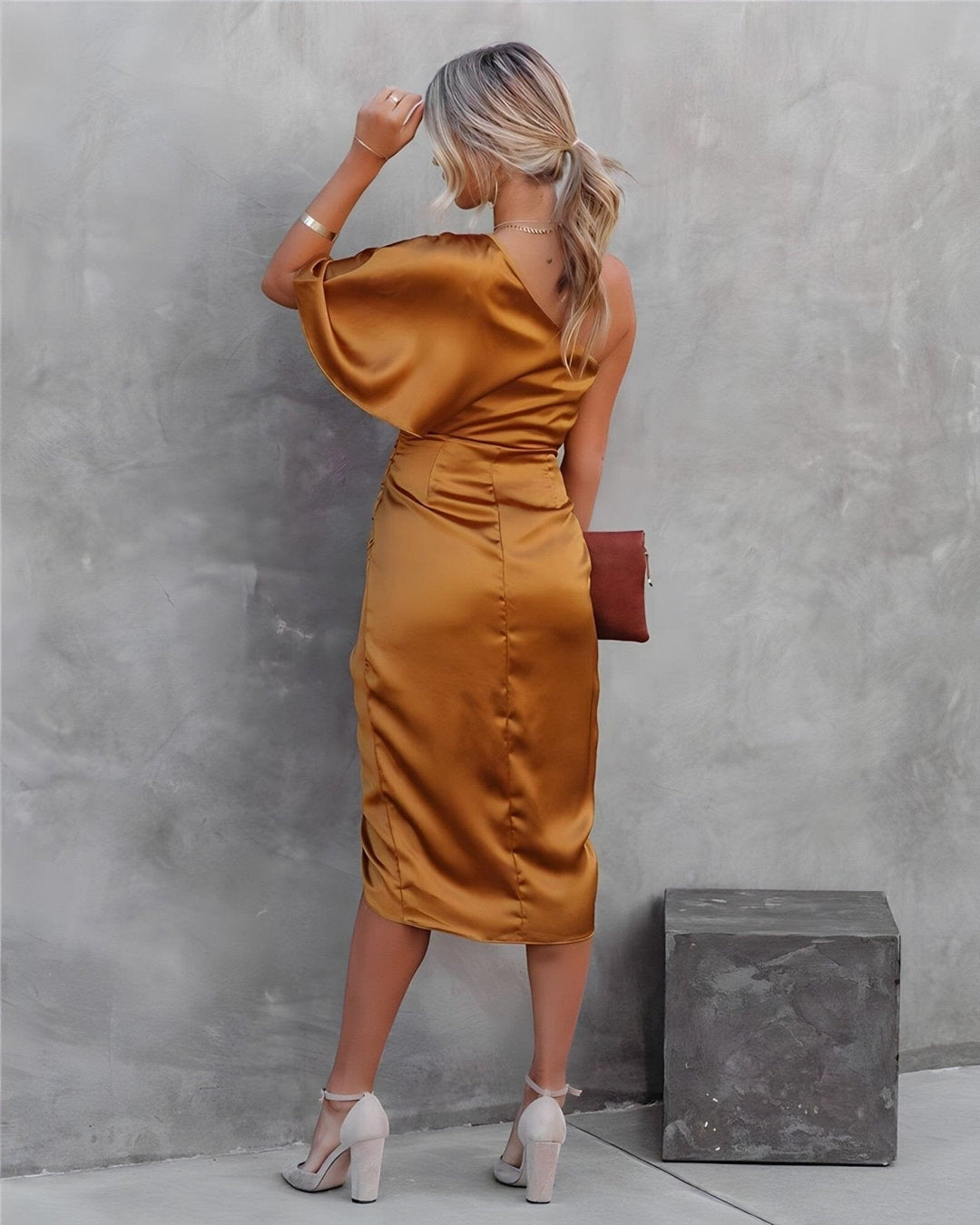 Kyra™ | Elegant Silk Robe with Slit